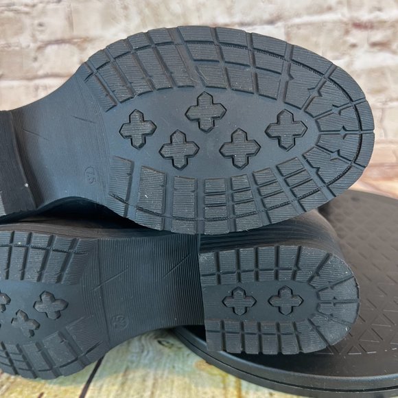 Global Win Quilted Black Buckle Side Zip Harness Block Heel Riding Boots 7.5 - Picture 6 of 8